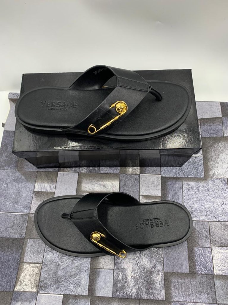 VikkysWorld's tweet photo. Perfect slide for that your native attire. Contact vikkys_world on 08064759657 #piersMorgan #UltimateLoveNG #WithTacha #Alisson #Otis #BarcaGetafe #Mane https://t.co/Gg9KmUxjel