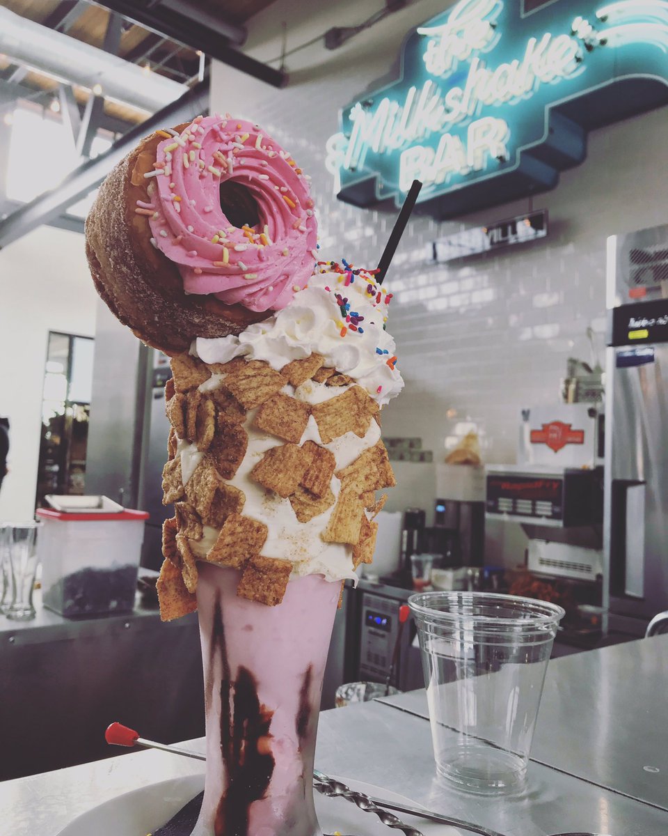 JoelMDelgado's tweet image. Reason No. 732 To Visit #Nashville: We have a milkshake bar that serves stuff like this. 

@Five_Daughters x Gracie’s Milkshake Bar