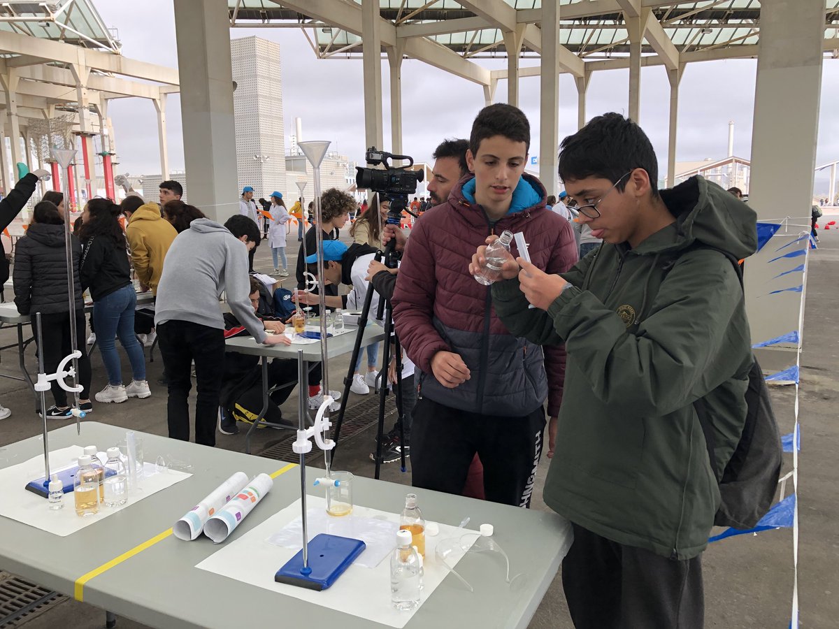 insbrugulat's tweet image. Els alumnes de l’optativa de física i química de 4t d’ESO van viure aquest divendres 14 de febrer a #steamforum l'aventura de la ciència i la tecnologia en primera persona, i una nova visió de les àrees científico-tècniques. #barcelonatech #vocacionscientífiques #4tesobrugulat