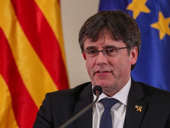 Romain Grau (@romaingrau) on Twitter photo Étant très attaché aux libertés publiques, dont la première est la liberté d'expression et de réunion, je suis favorable à la tenue du meeting de Carles Puigdemont ce 29 février.
Carles Puigdemont étant mon ami je serai heureux de le retrouver à Perpignan. <a href="/KRLS/">krls.eth / Carles Puigdemont</a> Étant très attaché aux libertés publiques, dont la première est la liberté d'expression et de réunion, je suis favorable à la tenue du meeting de Carles Puigdemont ce 29 février.
Carles Puigdemont étant mon ami je serai heureux de le retrouver à Perpignan. <a href="/KRLS/">krls.eth / Carles Puigdemont</a>