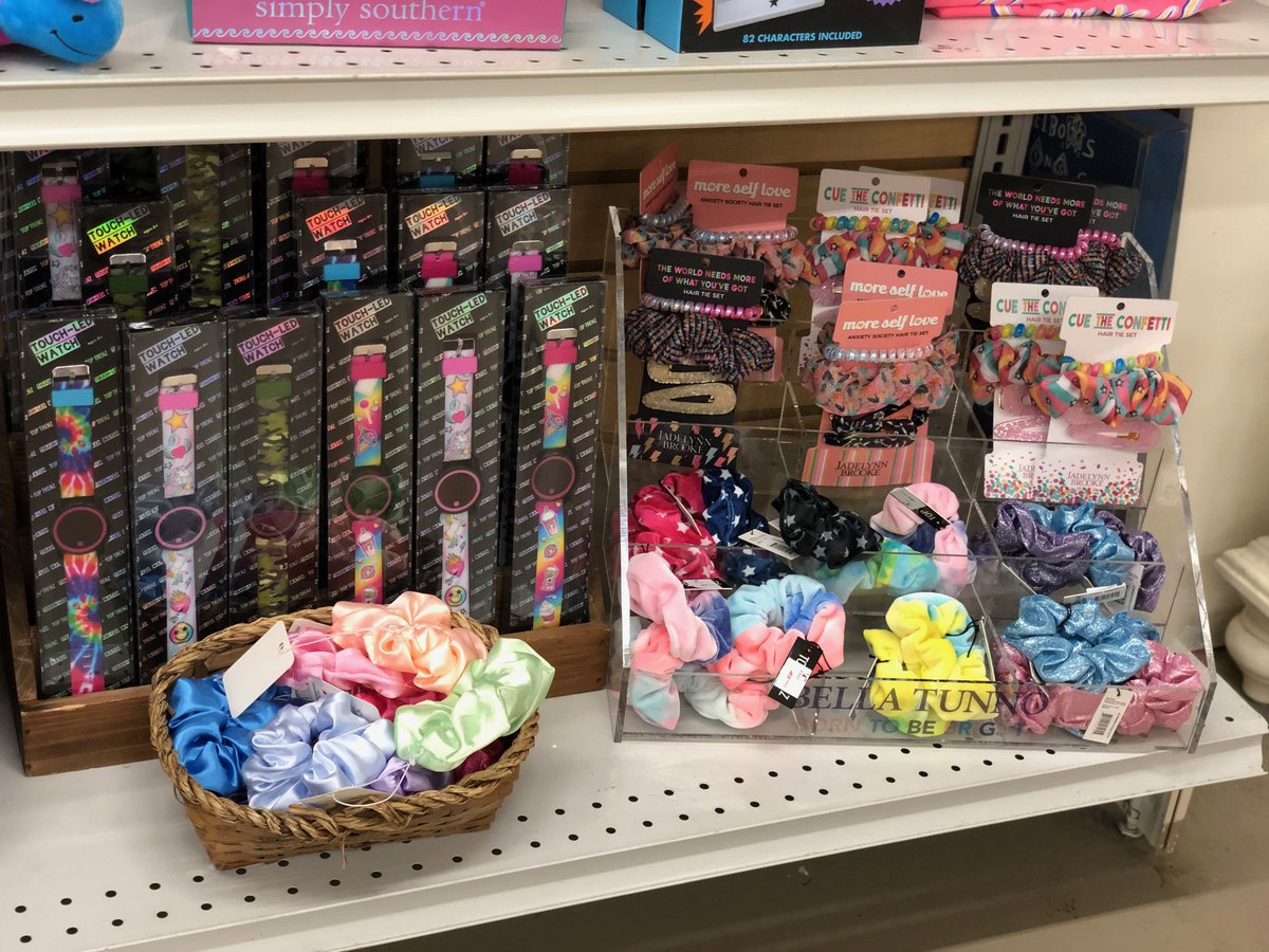 AceofGray's tweet photo. Ace is the VSCO Girl Place! We have Tees, Scrunchies. Popsockets, Stickers, and so much more to keep your obsession going strong! Stop by today and check out this awesome display!
.
.
.
#ShopAceofGray #VSCOGirl #SkSkSk #Scrunchiesarelife #AceStyles... https://t.co/g4M1SKnWLh
