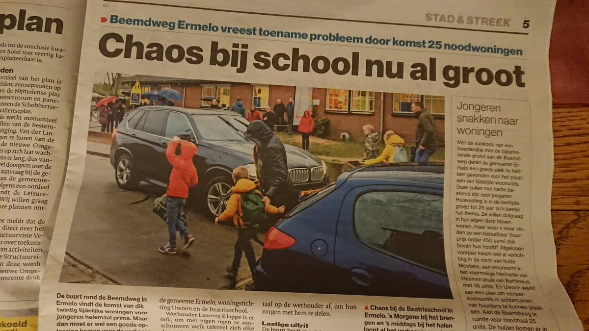 Hartenn's tweet photo. @hugovdsteen @TourdeForceNL Precies! De Beemdweg bij #beatrixschool #ermelo even afsluiten rond schooltijden kan de oplossing zijn. @ds_veluwe https://t.co/FjG8ASx9u2