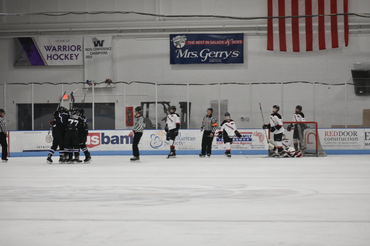 RochBantamVFW's tweet photo. DISTRICT 9

CHAMPIONSHIP
Final:
Rochester - 1
Mankato - 5

@YouthHockeyHub https://t.co/a4bJzLvUC2