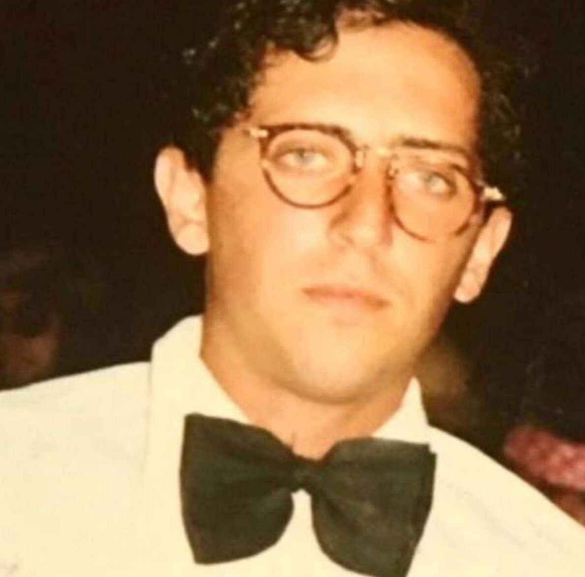 delois_robin's tweet photo. *Breaking News*

Une legende persistante perdure depuis plus de 30 ans 

Qui est le chanteur du groupe Dexy’s Midnight Runners?

-Gad Elmaleh 
Où 
-Arié Elmaleh 

#GadElmaleh #AriéElmaleh #resemble #sosie #DexysMidnightRunners #Annnees80 #newhave @gadelmaleh https://t.co/5K8U4OqwDf