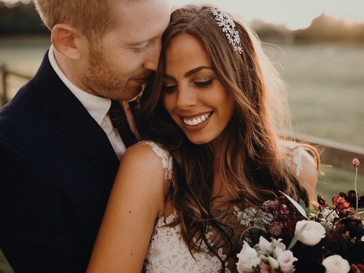 ‘Live for the moments that you can’t put into words.’ 💕
A beautifully candid moment captured by the talented Dominika Miechowska 📷 
Repost- Lula Ritchie
Dress- @Pronovias #londonbride #londonwedding #londonbridalshop