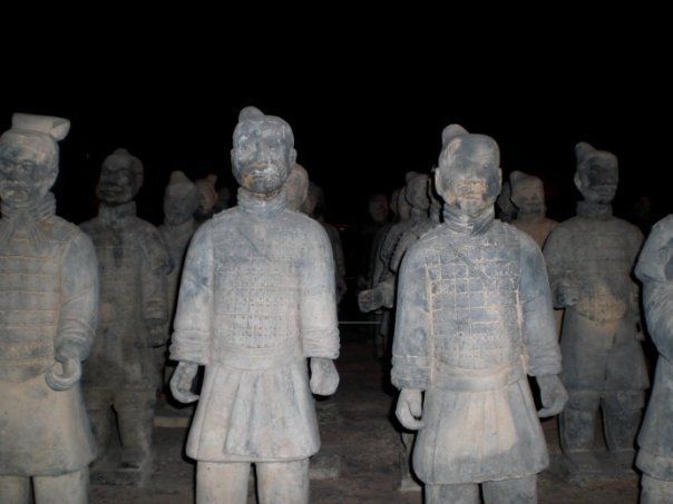 DefunctArchives's tweet image. In the China Pavilion in Epcot, guests can find a scale version of the Terracotta army. Here is a picture of them from 2009. Source: Elyse Explosion