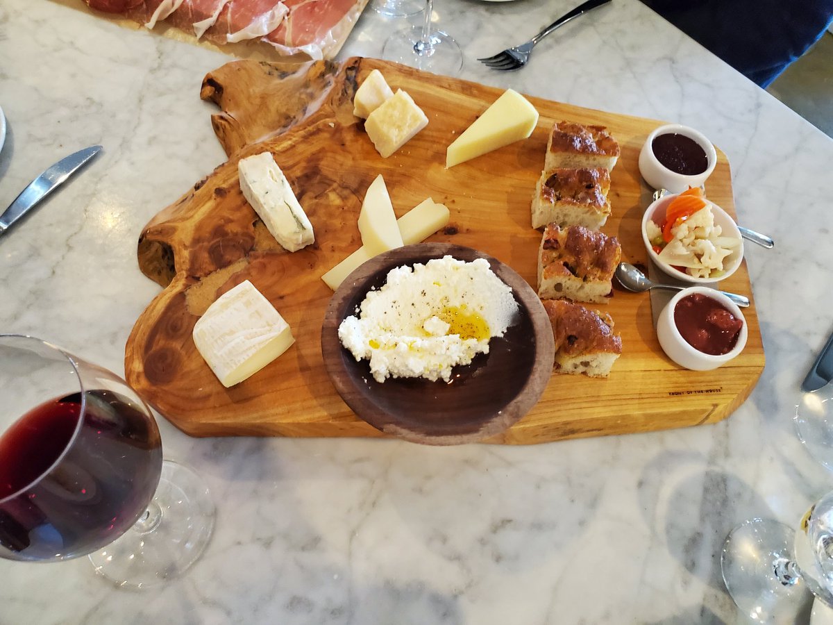LeticiaRemauro's tweet photo. A truly IG food experience. #PastavinoSI at Navy Pier SI. #Esca #Birravino #SIEats #NYCFoodie #BestItalian https://t.co/gLMhCcjMfT