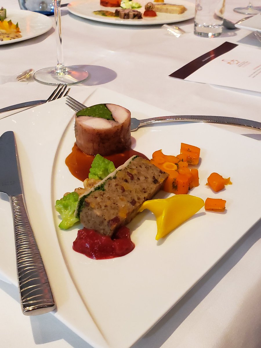 CCFCCRegina's tweet photo. Fantastic dinner by Junior National Team Canada @ IKA Culinary Olympics https://t.co/DivoLB4Esa