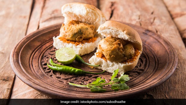 ndtv on twitter mumbai cafe s vada pav makes list of world s best burgers https t co oikcwkaq4l twitter