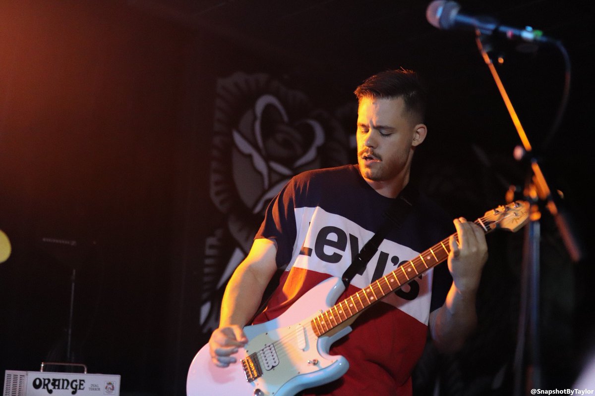 SnapshotByTay's tweet photo. 📸 @stuckoutband supporting As It Is
#stuckout #stuckoutband #bands #music #photography #bandphotography #bandphotographer #musicphotography #musicphotographer #melbournephotography #melbournephotographer
Check out my Facebook page SnapshotByTaylor to see all 23 photos. https://t.co/82PAOeNK1y