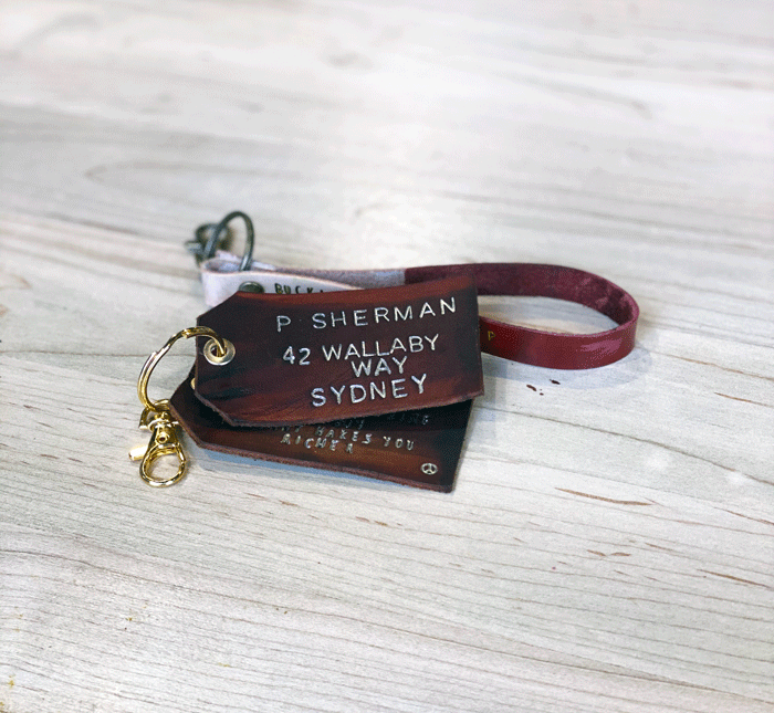 makers_social's tweet image. Name that movie. 😎 #DIY #leatherproject #bagtags #makeit #makerssocial