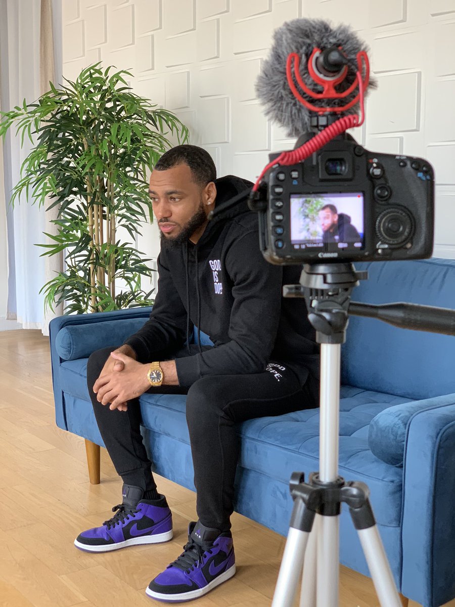mustseetb_'s tweet photo. Working on the weekend like usual @karlnelsonjr #internmedia #MustseeTBproductions https://t.co/FI1fQUk5mi