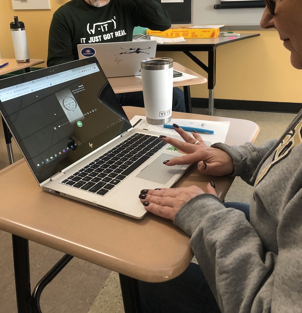 Stephanie Carbone tweet media