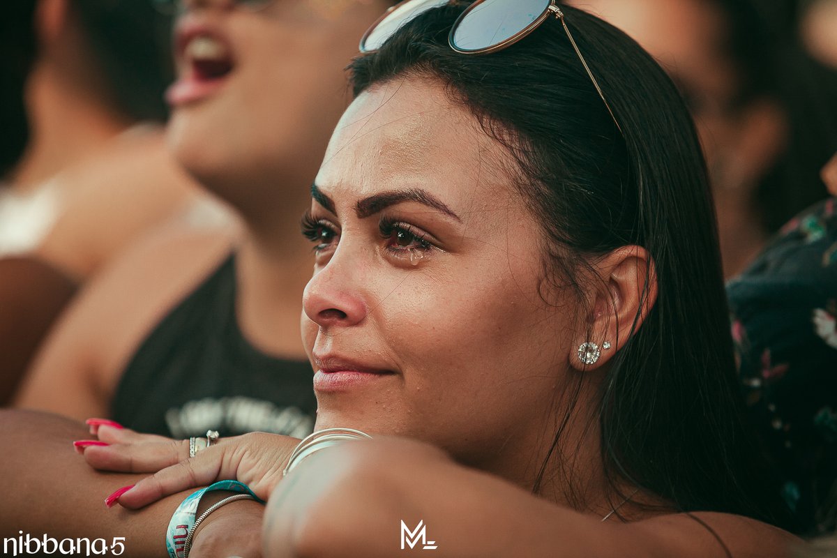 bruno_fmds's tweet photo. Vamos falar um pouco de trance? Cara, essa foto expressa muito o que a música nos proporciona, só quem gosta de verdade, entende esse sentimento que escorre no rosto dela.
Vida longa ao trance <3 https://t.co/5d9MJA3Pll