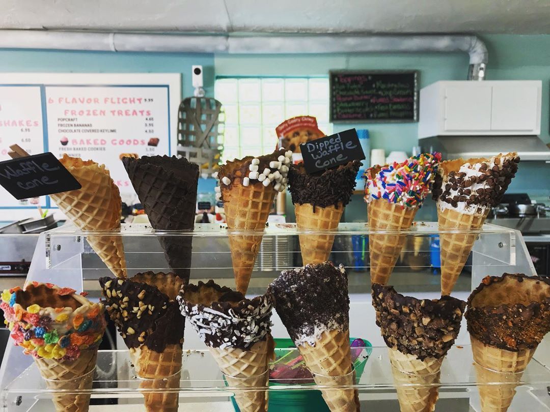 AMBeachResort's tweet photo. The best time for ice cream is always! 🍦
#loveambr #icecream #roamflorida #visitflorida #sunshinestate #islanddreams #loungepoolside #annamariaisland #pureflorida #foodie  #upsideofflorida  #wafflecone #floridaliving #annamariaisland #islandscoops #iscream
📸: @islandscoopsami https://t.co/tsj4lSQb3x