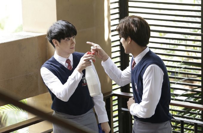 hanjeje097's tweet photo. Why I suddenly feel KimTEe is kinda of......cute?

#ขุณขิมมอญ #TEeThanapon 
#KimTEe 
#RomanceofLovexKimCopTee
#TaeDarvid #เต้ติสชีวิตโลเทค
#TaeTEe https://t.co/unB7P51Afe