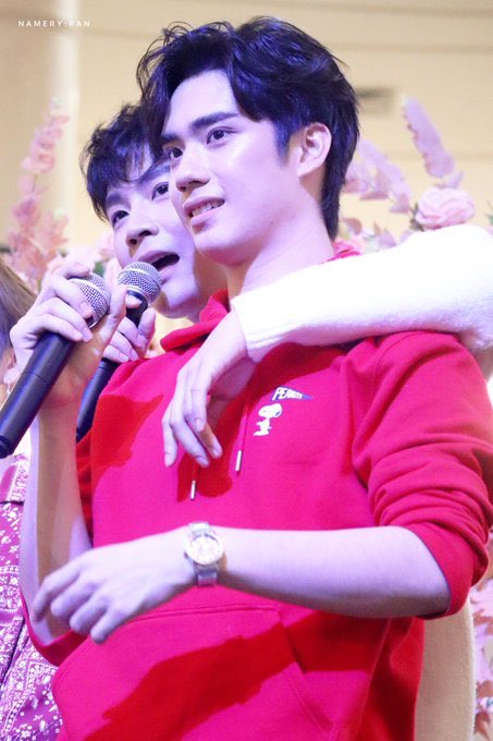 hanjeje097's tweet photo. Why I suddenly feel KimTEe is kinda of......cute?

#ขุณขิมมอญ #TEeThanapon 
#KimTEe 
#RomanceofLovexKimCopTee
#TaeDarvid #เต้ติสชีวิตโลเทค
#TaeTEe https://t.co/unB7P51Afe
