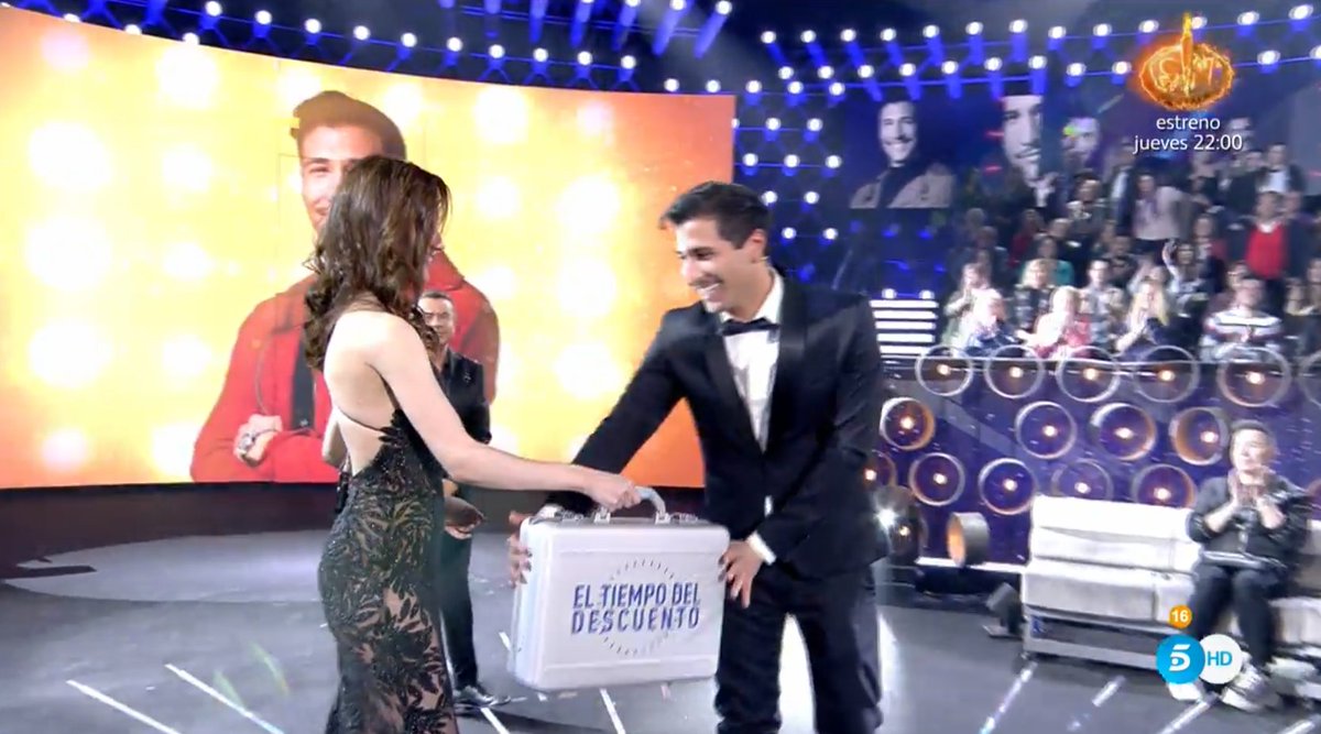 El tiempo del descuento tweet media