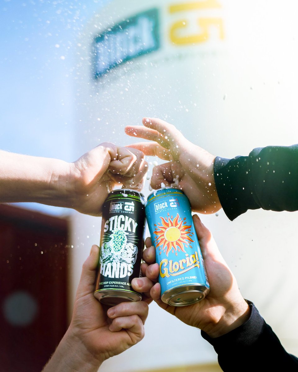 Block15Brewing's tweet photo. Power Couple 💥
Available year-round at the finest bottleshops and bars around the PNW. We’ll cheers to that! #IndependentBeer #SelfDistributed #Block15 https://t.co/DkyPtlVUGt