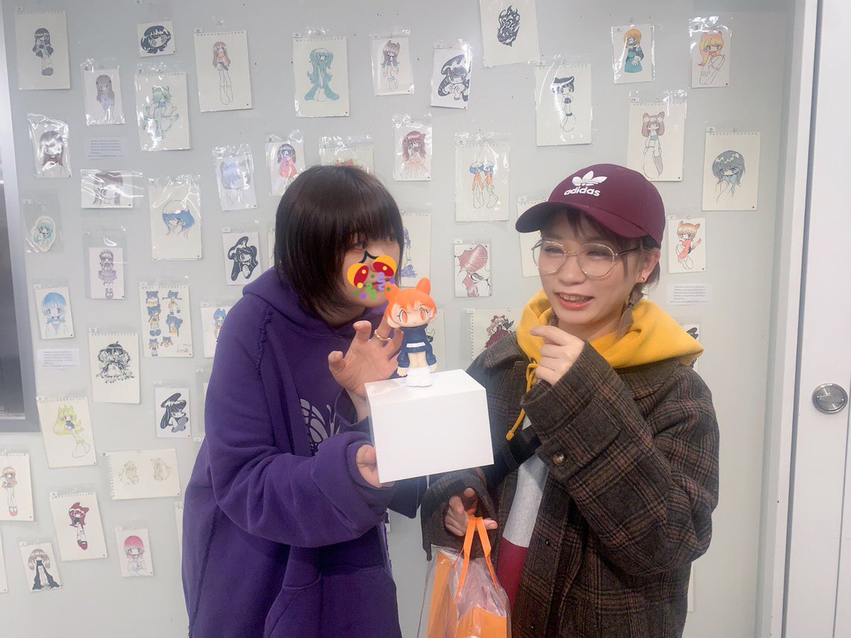 モモちゃん、個展来てくれた🙏ぜひ、ロンTも着てね〜！！！ありがとう