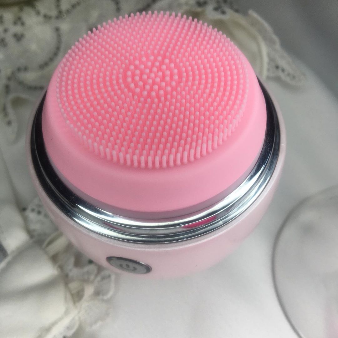 LiberexOfficial's tweet photo. "Enjoying some of products and can't stop myself to share" 😎Thank you so much 📸INS:@skincare_to_makeup
#Skin #SkinCare #PinkTool #FacialBrush #Pink #Liberex
>>>https://t.co/3ICCUym0J4 https://t.co/OAsBS9KnbW