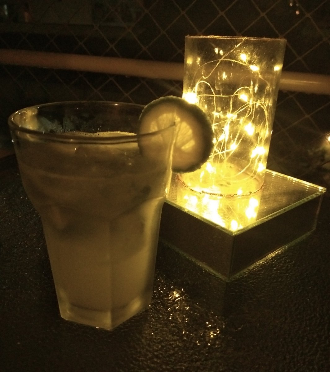 BarHerCo's tweet photo. Hay caipi, hay lluvia, hay música... 🍹🎶💕
#FindeFinde https://t.co/EGg0z1ocxo