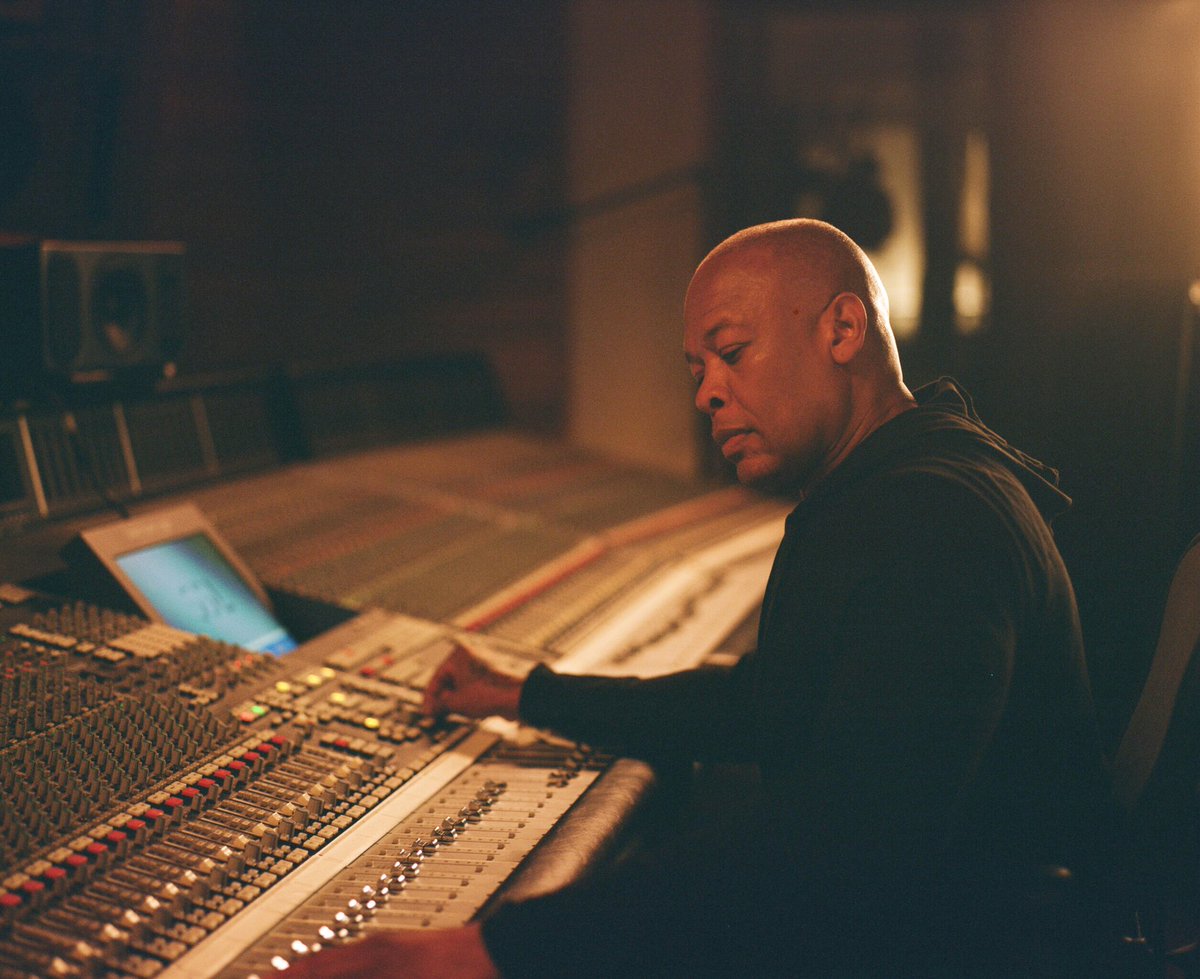 AidanCuIIen's tweet photo. Had the pleasure of shooting Dr. Dre in his studio working on the song he made for the Kobe tribute ❤️ https://t.co/lCmbg2SJgl