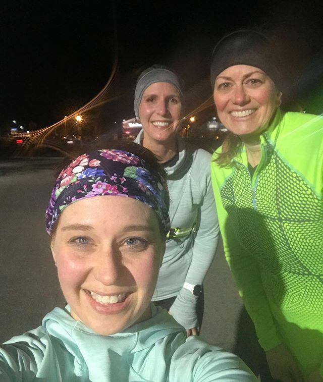 javaandsole's tweet image. Eight glorious miles tonight with my best girls!! ❤️ I was actually dreading a night run because I have no idea what to do with myself until it’s time to run 😂 Those miles saw a beautiful sunset, ran off some of our weekend treats and squeezed in som… ift.tt/2HuUNwm