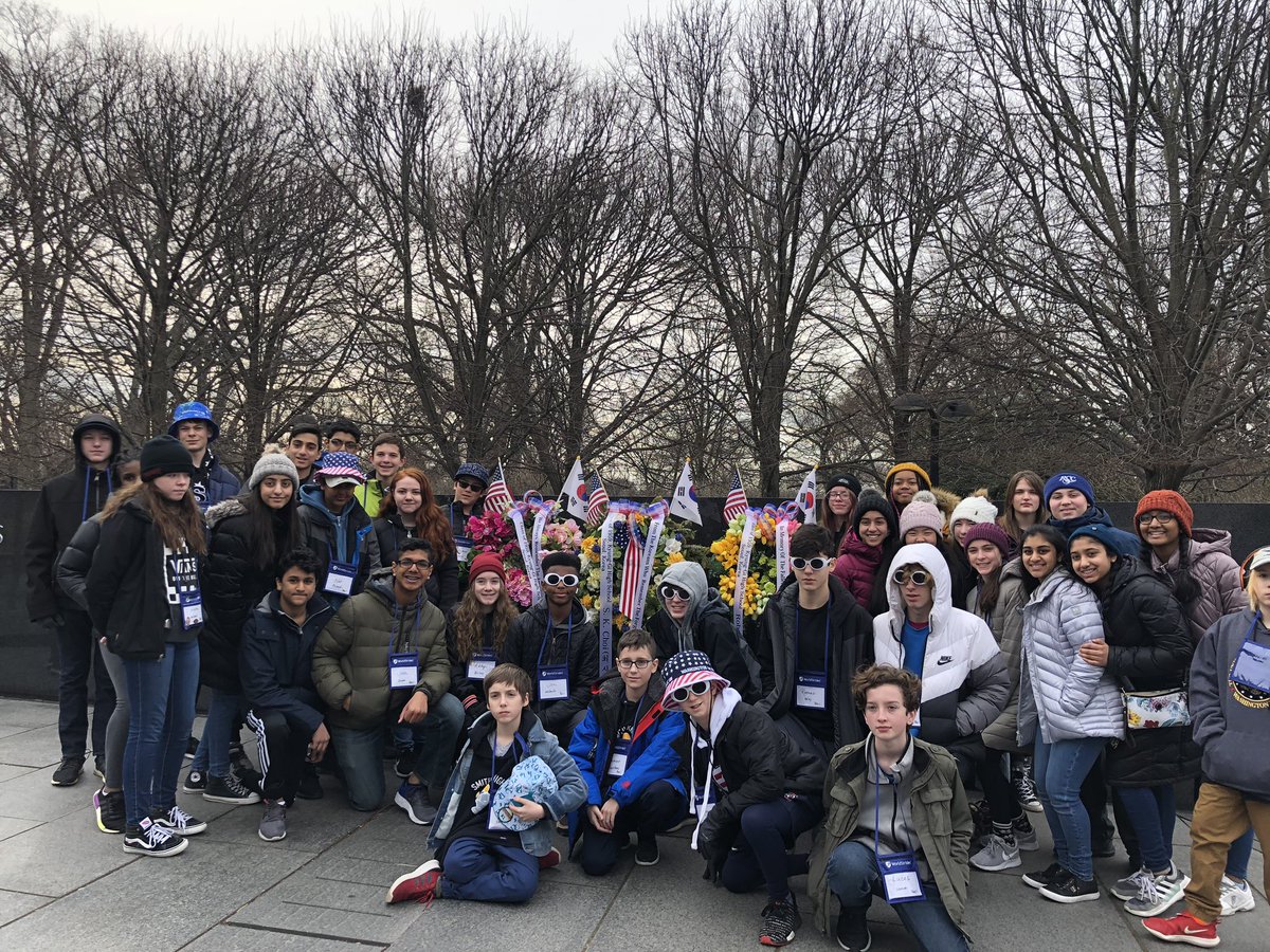kpcasko's tweet photo. DC Trip Day 2 Bus 1 🇺🇸
Arlington National Cemetery &amp; White House picture stop
@SmithKnights https://t.co/jULjGaGkDz