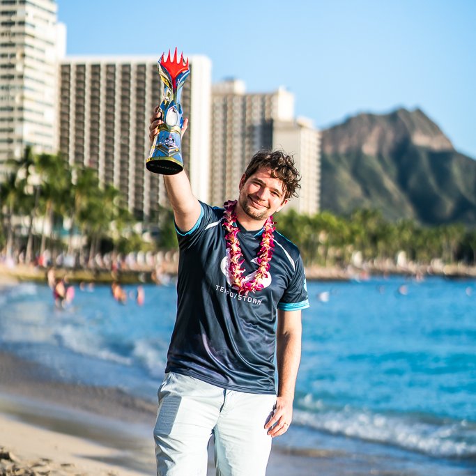 CONGRATULATIONS to your WORLD CHAMPION <a href="/PVDDR/">Paulo Vitor Damo da Rosa</a> 🎉

#MTGWorlds