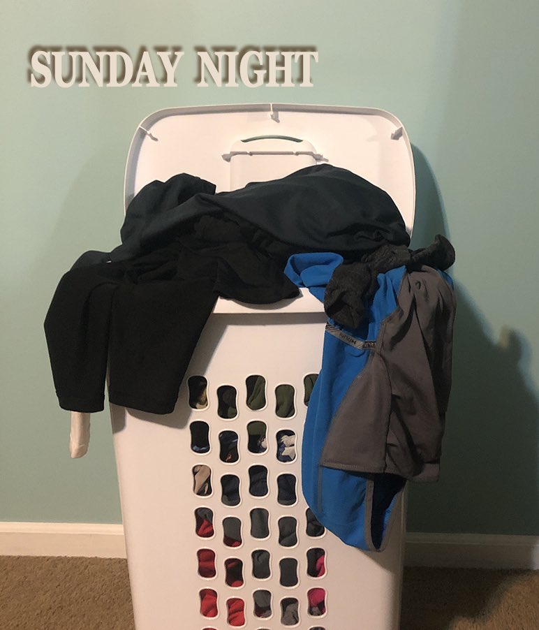 pemcakes's tweet photo. Winter @PGHMarathon training probs. ❄️ 🥶 ☀️🕶🧤🧣 #layerup #westernpa #laundrylater #longruns 🏃🏼♀️ https://t.co/R3PKUSV5Lk