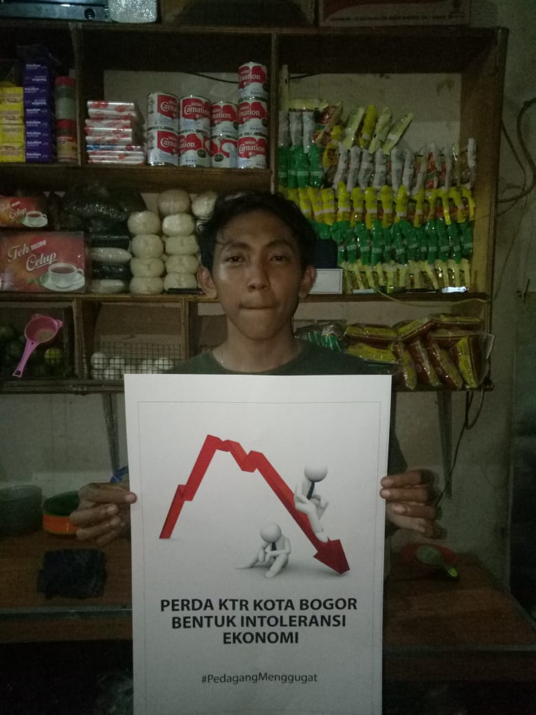 Mengapa pedagang kecil dipersulit, ditekan dgn Perda KTR ? Sementara ada banyak permasalahan lain di Kota Bogor ? Transportasi semrawut, kesejahteraan masyrakat, infrastruktur dan lainnya #pedagangmenggugat @bogorconnection <a href="/tembakau_/">R.</a> <a href="/boleh_merokok/">Boleh Merokok</a>
