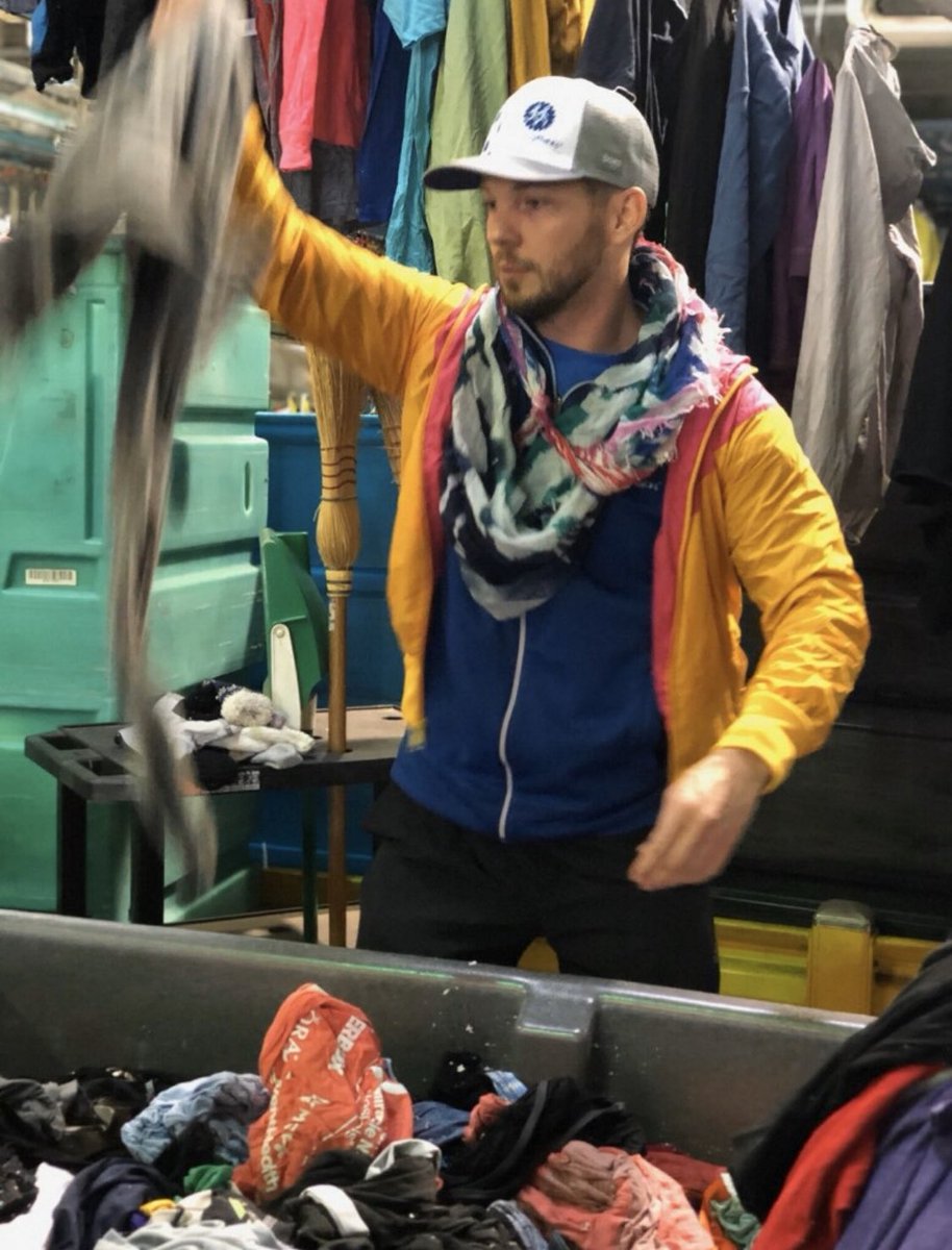 MerDolhare's tweet photo. #CLTruns4wards w/@running_works and @smasheton_ is this week + next! Join us for my favorite event of Year on 19th &amp; 26th at RWHQ at 5pm: 901 N. Tryon, Suite E. 

We’ll pass out 250 necessity bags, clothes, 500 bus passes + 500 pairs of shoes. 

#HomelessHelpingHomeless
#RWTeam https://t.co/92SwEt5lBx