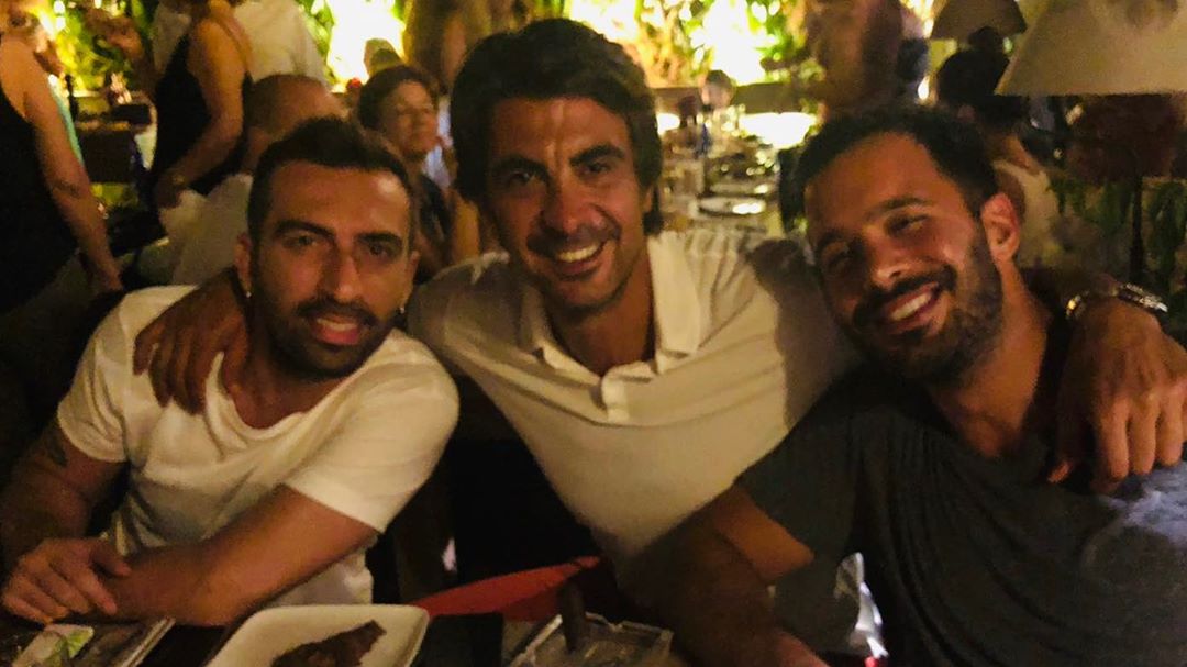 Barış Arduç ve dostları Erdem Yener, İbrahim Kutluay ın yazdan kalan bir #tb fotoğrafı💙 #BarışArduç