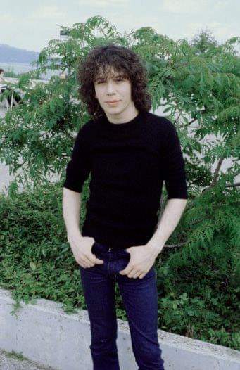 Happy Birthday Pete Willis best known as the guitarist of Def Leppard 