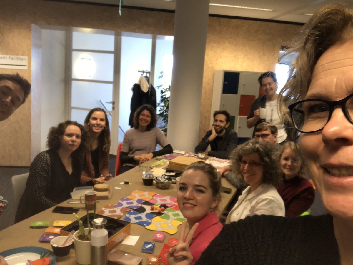 Op de maandagochtend even met de collega’s #isdatraar spelen @zonderstigma