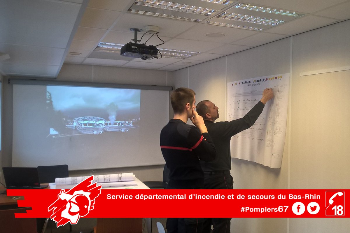 sdis67's tweet photo. [FORMATION] Première formation « Intervention à bord des navires et des bateaux » IBNB 1 et 2 à bord du centre rhénan d’entraînement à la maîtrise des risques fluviaux #CRERF en manœuvre avec Europa1, pour les 15 formateurs #Pompiers67 encadrés par le CTD IBNB et le CTD SAL. https://t.co/D998vANU2Y