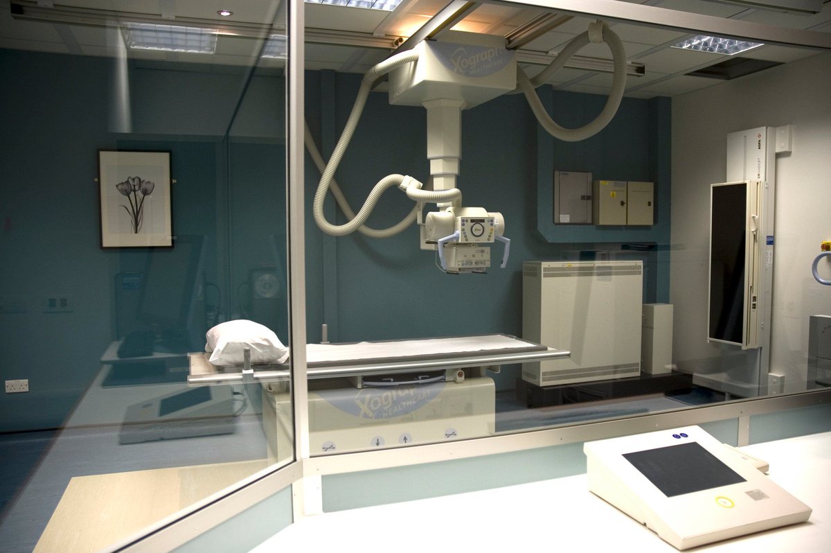 Raybloc's tweet photo. The view from behind a Raybloc X-ray Screen. 
A protective and professional space for Radiographers to work behind when looking after their patients is so important to help staff feel valued. 
https://t.co/lF2XD6Qp63
01902 633 383 https://t.co/8mjCNbYzEY
