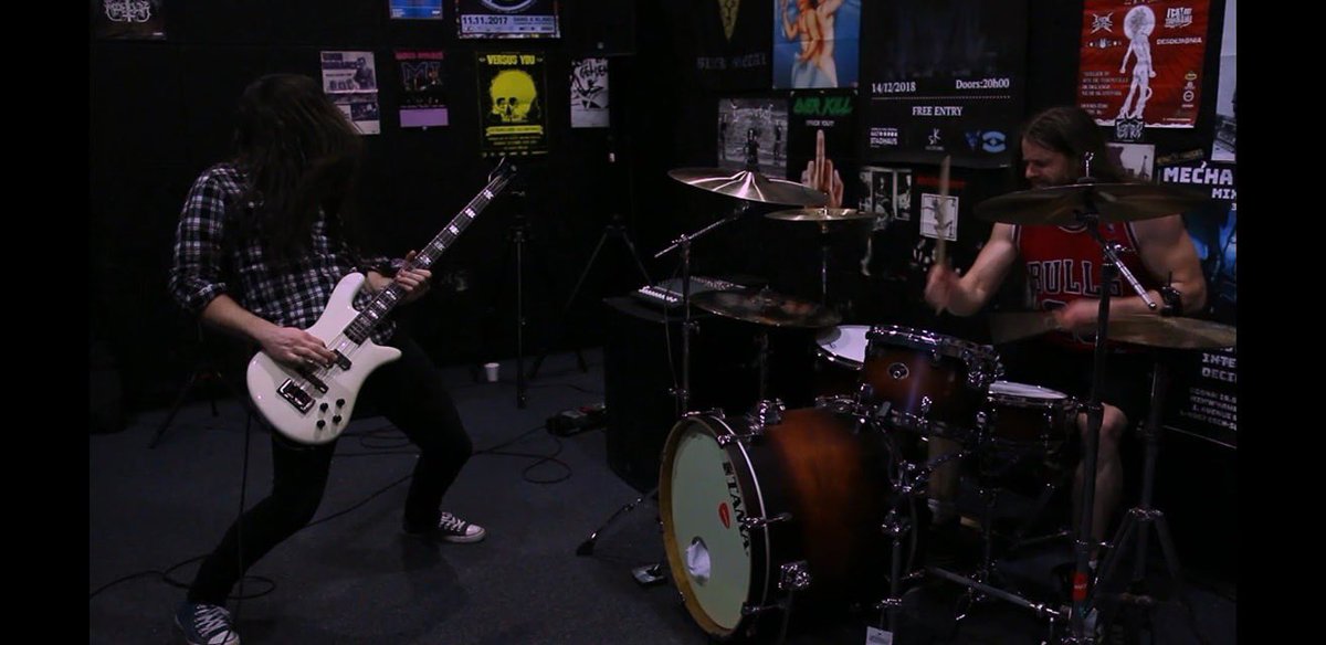 🇬🇧 Save the date ! February 17th at 8pm !
We'll finally release our very first song, Mass Extinction !
Demo mixed by Fabien Cruzille
Filmed by Salomé Bourgois
Edited by Noémie &amp; Salomé Bourgois
See you tomorrow!