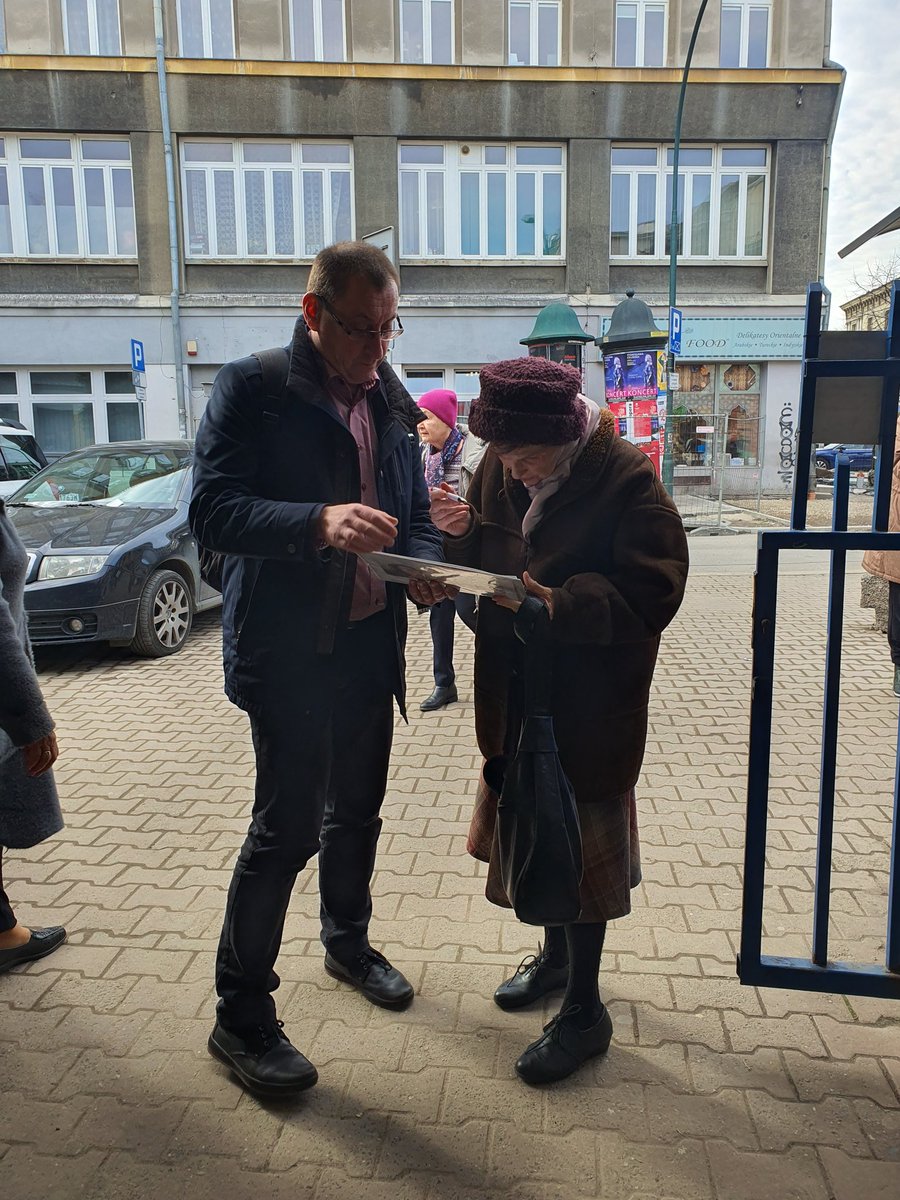 CieciakJ's tweet photo. Akcja poparcia pod kandydaturą Małgorzaty Kidawy-Błońskiej. Optymistycznie❗ #Kidawa2020 https://t.co/AV0wPTu1Qc