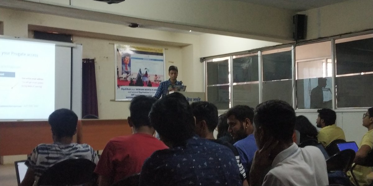 jats_81020's tweet image. Here comes the day0 meetup by @HMauny_29 @shah_naivedh !#Progate #weekoflearning #code2success