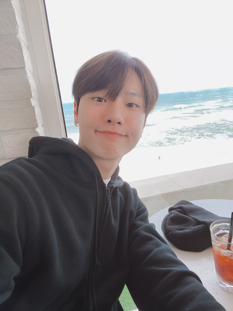 조우즈 tweet media
