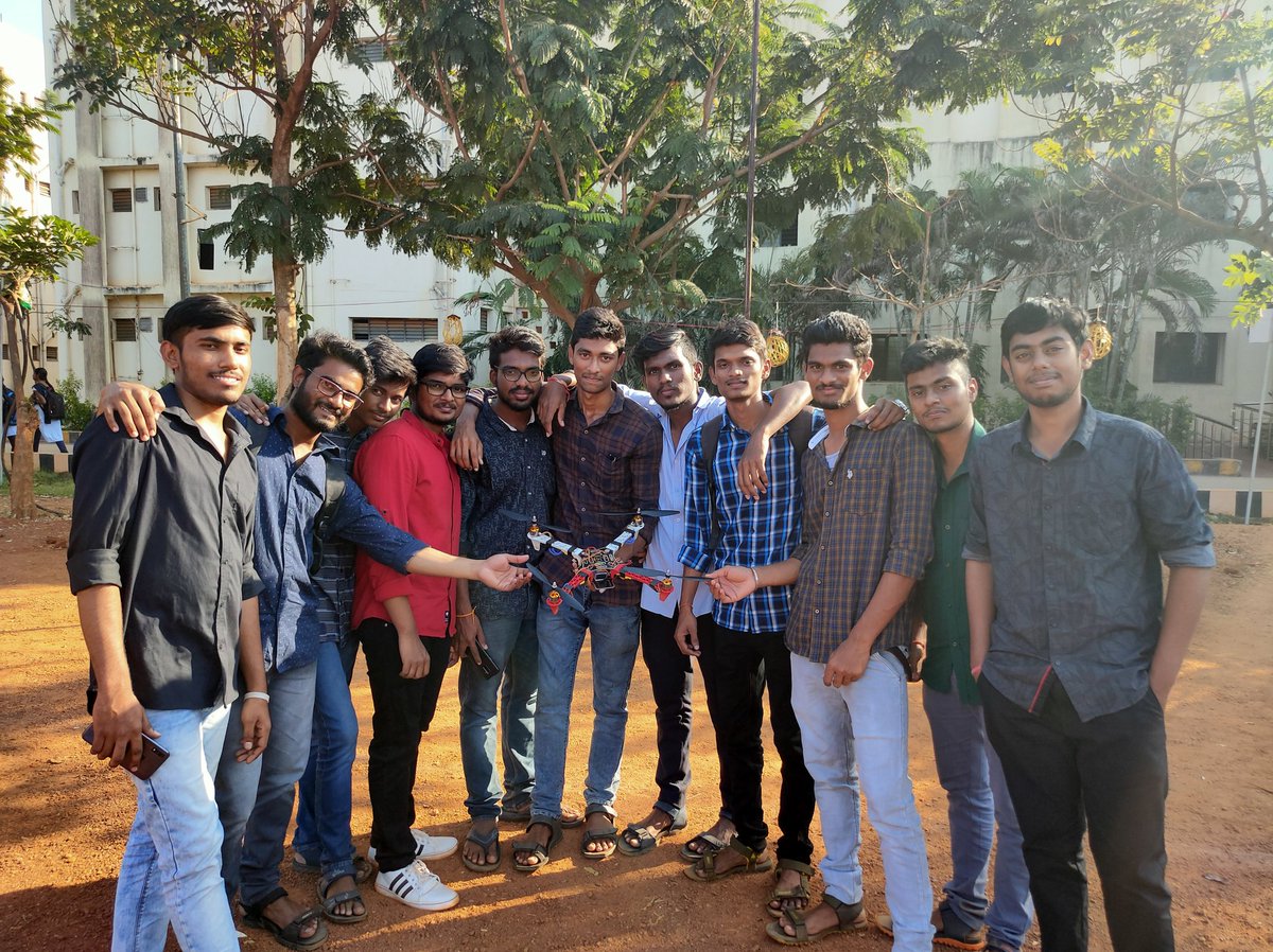 Vishnusagar637's tweet photo. Overwhelmed to be a part of workshop on #dronetech in the #teckzite2020 #feelinggreat 😊😊 https://t.co/QqWWpHzpd1