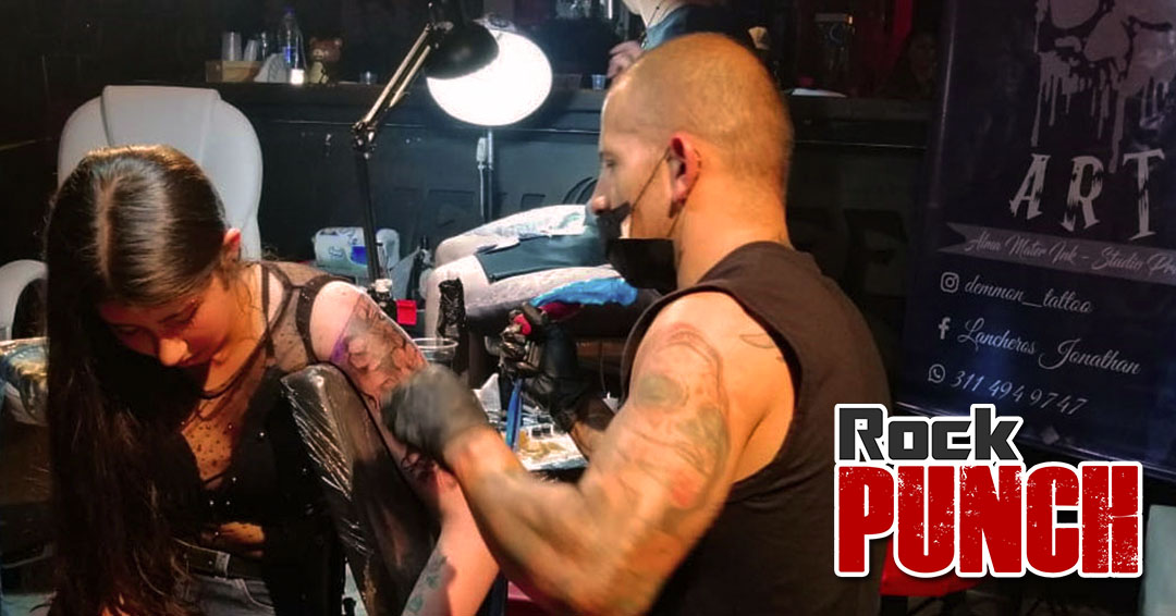 RockPunchM's tweet photo. #ExperimentalFucking Elcuervo Cafe-bar Fontibón Rock Punch Magazín #RockPunchMagazin @RockPunchM Tattoo Art https://t.co/NUKYZlOoN1
