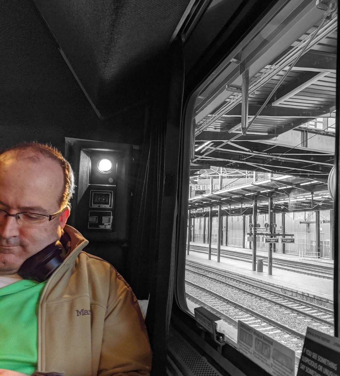 Edison_Group's tweet image. Guess where he took me this time...
Valentine's Day morning, Mitch Irvine and I hopped on Amtrak's Coast Starlight, traveling from Seattle to Los Angeles, and spent the next two days relaxing, eating, meeting new friends, napping, staring out our sleeper window, and eating!