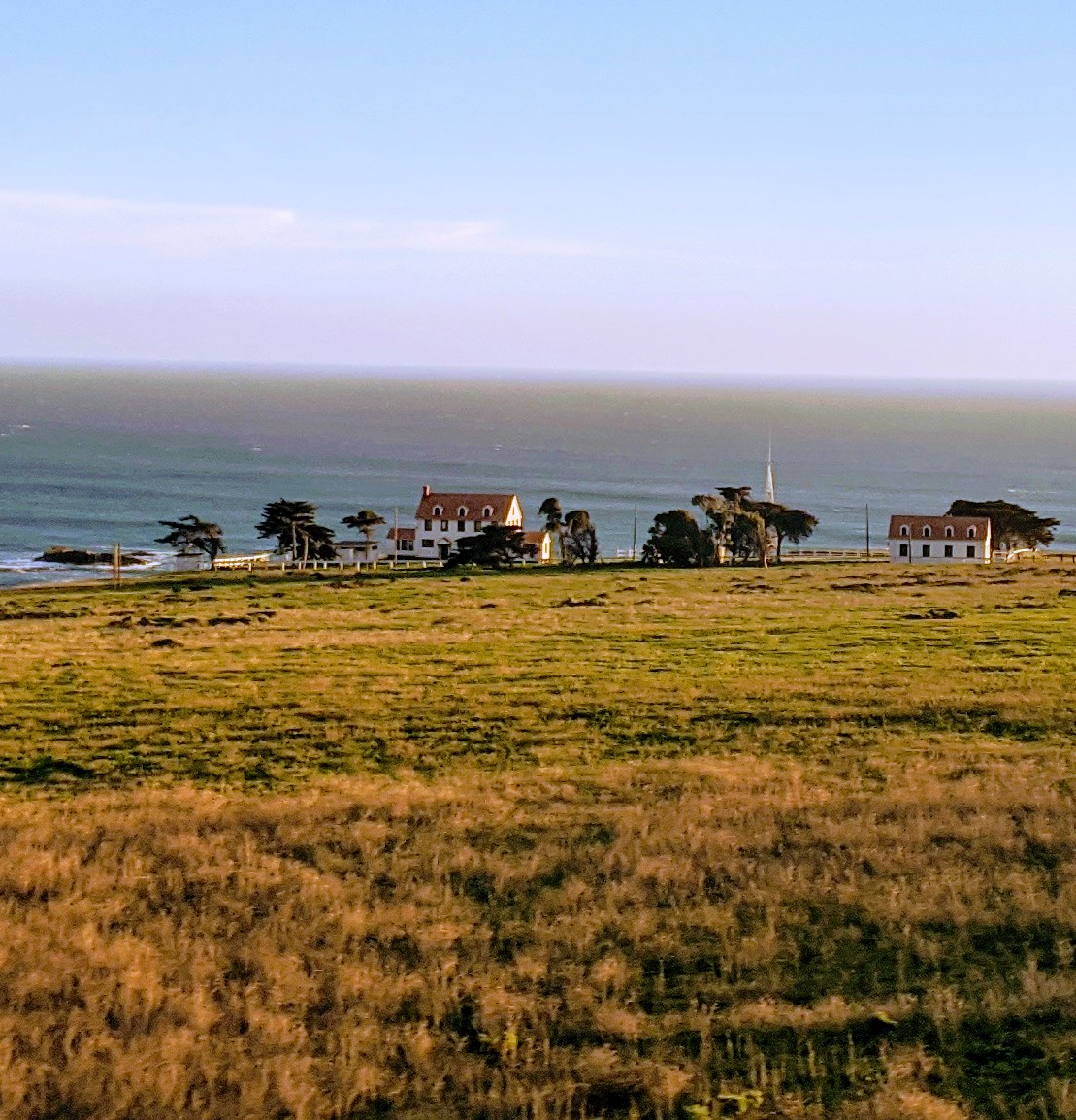 Edison_Group's tweet image. Guess where he took me this time...
Valentine's Day morning, Mitch Irvine and I hopped on Amtrak's Coast Starlight, traveling from Seattle to Los Angeles, and spent the next two days relaxing, eating, meeting new friends, napping, staring out our sleeper window, and eating!