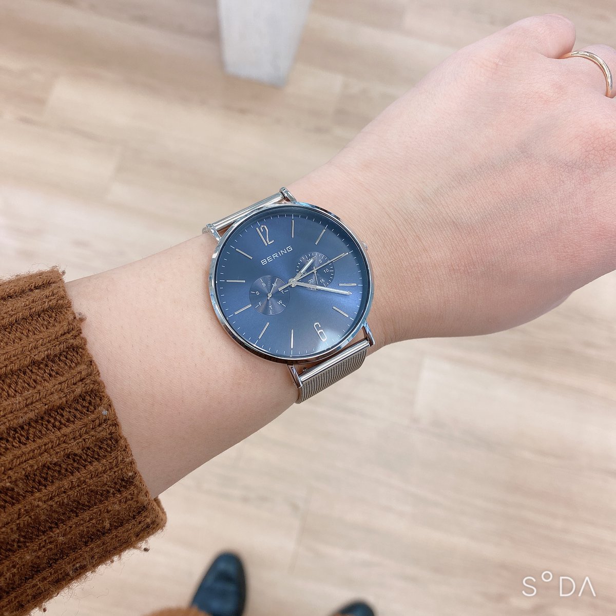 東急ハンズ渋谷店 Na Twitteru 人気モデル Change S はベルトが2本組 交換が大変そう いえ そんなことはありません 工具なしで簡単に付け替えられます コーディネートが広がるデザインを是非お試しください 品番 307 24 000 税 ベーリング 北欧