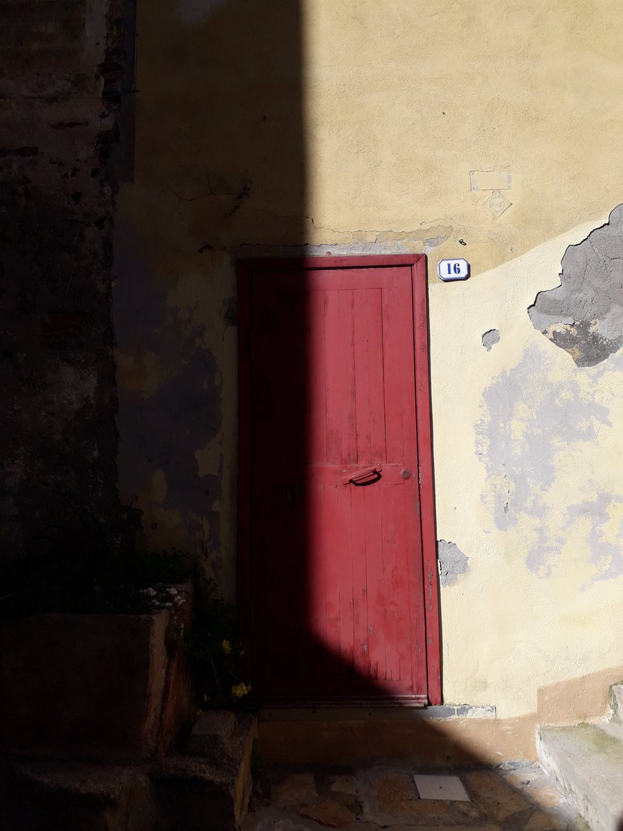 Secondamarea's tweet photo. Quando le porte della percezione si apriranno, tutte le cose appariranno come realmente sono: infinite.
#isoladelgiglio #williamblake #toscana #arcipelagotoscano #isola #luce #porta #slow #calma #natura #italia #dramaticsky #bellezza #luce #secondamarea #island #italy #romantic https://t.co/hoOCHKUDjQ