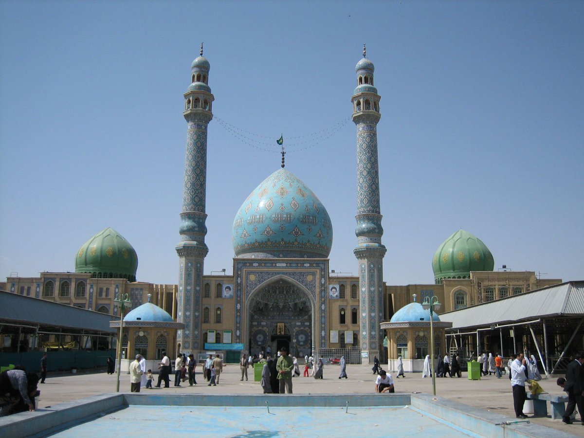 Going to another amazing Mosque in my Iranian cultural heritage site thread. Jamkaran Mosque in Jamkaran, a Village on the outskirts of the city of Qom in Qom Province, 87 miles south of Tehran. It is a pilgrimage site for Shia Muslims from around the world.