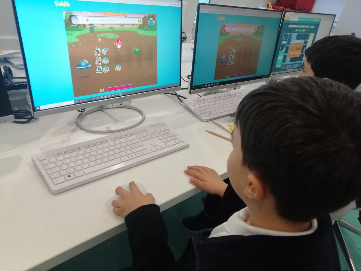 steammakerfbk's tweet photo. 1.sınıflarımız haftaya kodlayarak başladı.
#kodable
#codeorg https://t.co/EpbbbH94FB